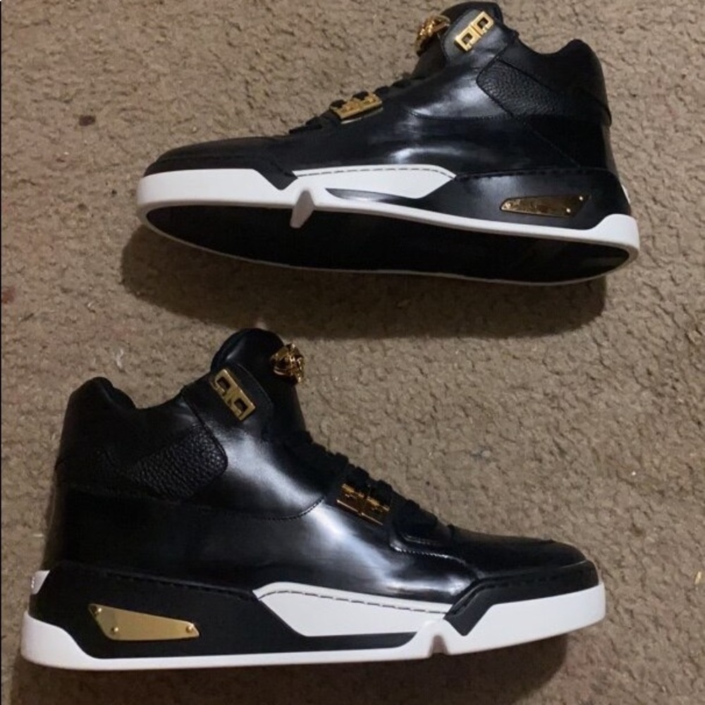 Brand new limited versace shoes - Picture 3 of 6